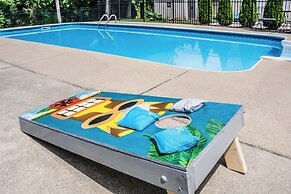 Cozy Tiffin House w/ Private Pool: 1 Mi to Town!