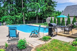 Cozy Tiffin House w/ Private Pool: 1 Mi to Town!
