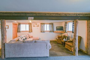'the Barn' Secluded Home 7 Mi to Afton Lake!