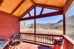 Cozy Dillard Cabin w/ Mountain Views & Pool Access