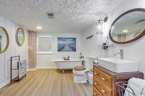 Waterfront Shelby Home w/ Fireplace & Scenic Decks