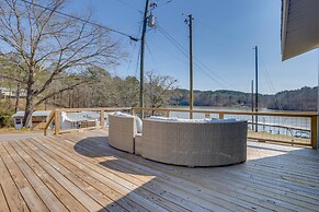 Bright Shelby Cottage w/ Deck & Creek Views!