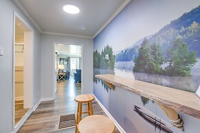 Bright Shelby Cottage w/ Deck & Creek Views!