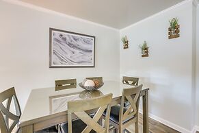 Bright Shelby Cottage w/ Deck & Creek Views!