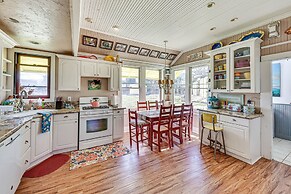 Eclectic Wildomar Home: 6 Mi to Santa Rosa Plateau