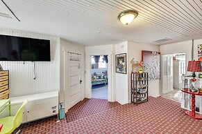 Eclectic Wildomar Home: 6 Mi to Santa Rosa Plateau