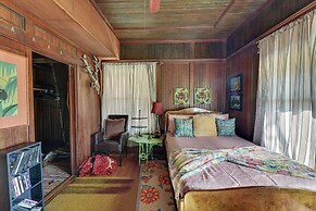 Eclectic Wildomar Home: 6 Mi to Santa Rosa Plateau