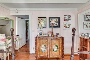 Eclectic Wildomar Home: 6 Mi to Santa Rosa Plateau