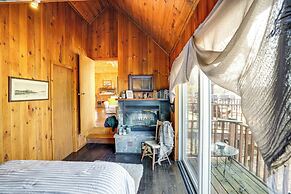 Pet-friendly Cabin Overlooking Sleepy Hollow Lake