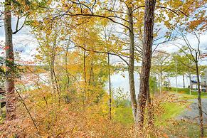 Pet-friendly Cabin Overlooking Sleepy Hollow Lake