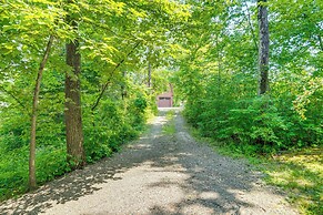 Pet-friendly Cabin Overlooking Sleepy Hollow Lake