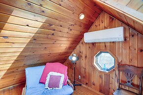 Pet-friendly Cabin Overlooking Sleepy Hollow Lake