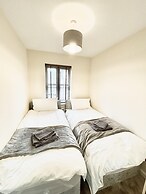 Remarkable 3-bed House in Reading