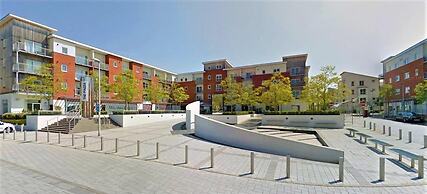 Remarkable 3-bed House in Reading