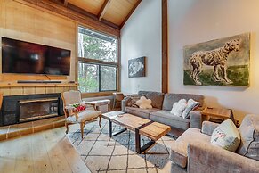 Truckee Resort Condo w/ Shuttle + Hot Tub Access!