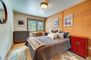 Truckee Resort Condo w/ Shuttle + Hot Tub Access!