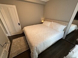 Spacious Retreat Near Convention Centers 4 Bedroom Home by RedAwning