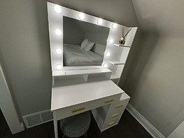 Spacious Retreat Near Convention Centers 4 Bedroom Home by RedAwning