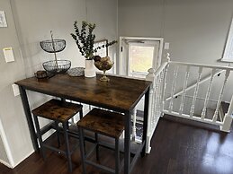 Spacious Retreat Near Convention Centers 4 Bedroom Home by RedAwning