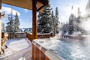 8 Happy Trails 4 Bedroom Home by RedAwning