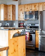 8 Happy Trails 4 Bedroom Home by RedAwning