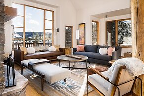 8 Happy Trails 4 Bedroom Home by RedAwning