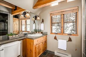 8 Happy Trails 4 Bedroom Home by RedAwning