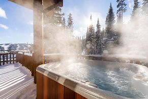 8 Happy Trails 4 Bedroom Home by RedAwning