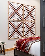 8 Happy Trails 4 Bedroom Home by RedAwning