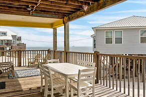Lazy Daze Beach House - 105 Strand Ct 3 Bedroom Home by RedAwning