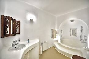 Immaculate 5-bed Villa in Klouvas - Villa Alkmini