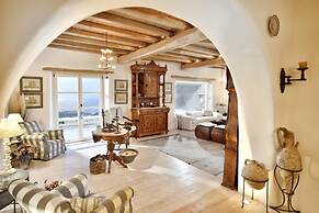 Immaculate 5-bed Villa in Klouvas - Villa Alkmini