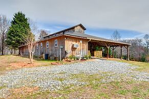 Clarkesville 'rustic Hideaway' on 38-acre Farm!