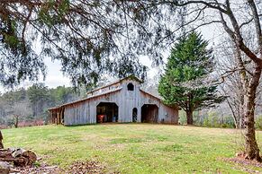 Clarkesville 'rustic Hideaway' on 38-acre Farm!