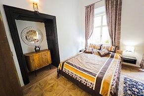 Opera apartments