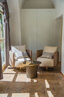 Opera apartments