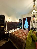Opera apartments
