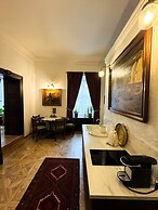 Opera apartments