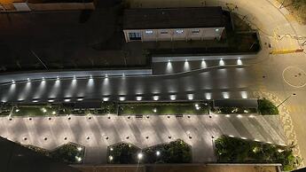 Chic Apartment In Aeon Compound