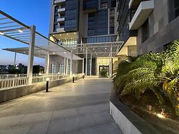 Chic Apartment In Aeon Compound