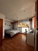 SUMMIT VIEWPOINT HOUSE