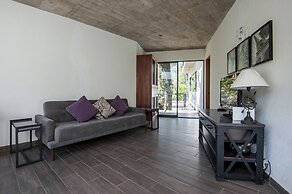 Casa con amplia terraza y jacuzzi