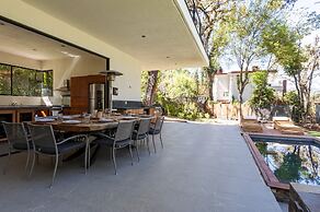 Casa con amplia terraza y jacuzzi