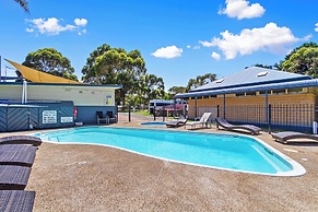 Waters Edge Holiday Park