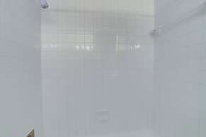 Sensational & Modern apt in Crystal City