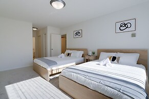 Sensational & Modern apt in Crystal City