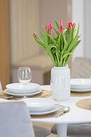 Stylish Apartment 7th Floor by Renters