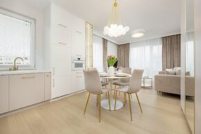 Stylish Apartment 7th Floor by Renters