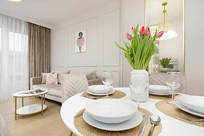 Stylish Apartment 7th Floor by Renters