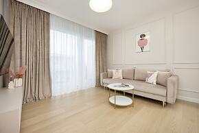 Stylish Apartment 7th Floor by Renters